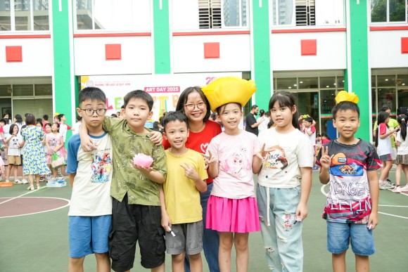 ART DAY 2025 - Những đoá hồng giấy kể chuyện bằng sắc màu