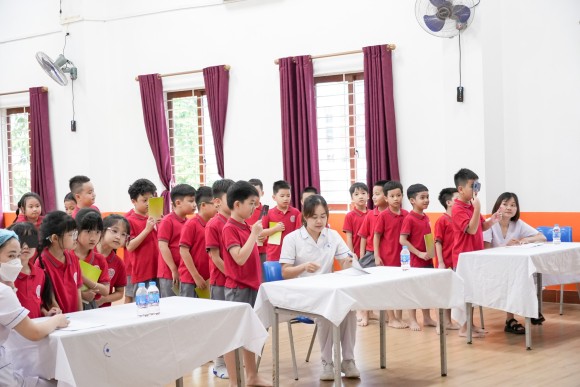 Khám sức khoẻ đầu năm: Rèn luyện thói quen tốt, đón năm học khoẻ mạnh