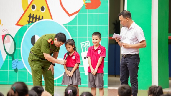 Tăng cường cảnh giác bảo đảm an toàn cho Học sinh khi di chuyển một mình