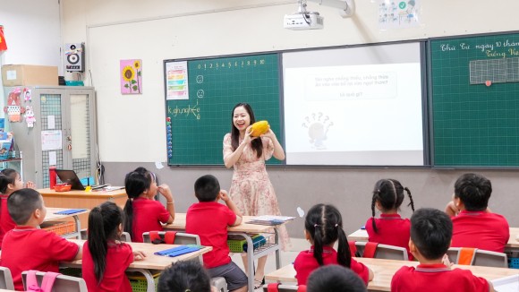Tiết học tiếng Việt siêu “ngon” của Doners 1A3