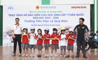 Chuyên gia Honda hướng dẫn ATGT cho Doners lớp 1