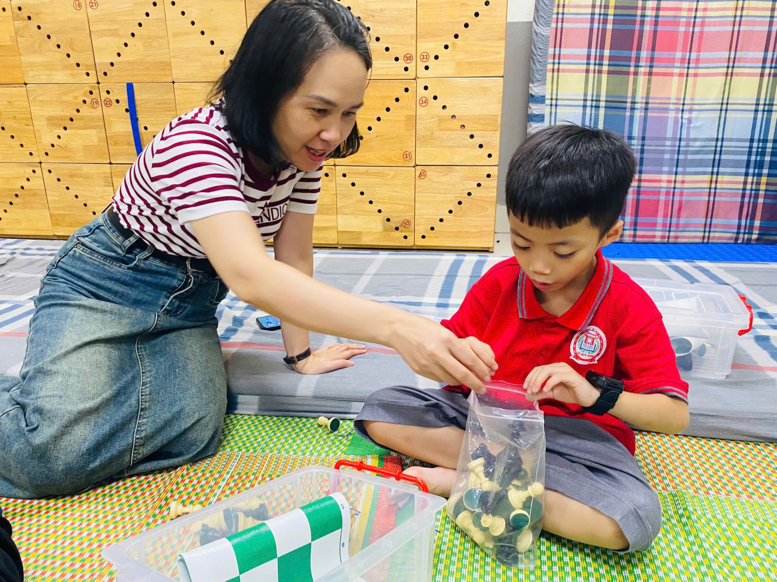 Các con yên tâm vui chơi, ngủ tại trường có chăn ấm, đệm êm
